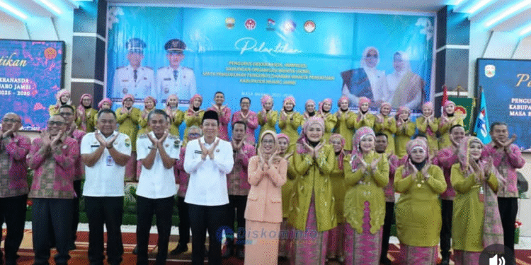 Bupati Muara Jambi BBS dan Wakil Hadiri Acara Pelantikan Pengurus Dekranasda