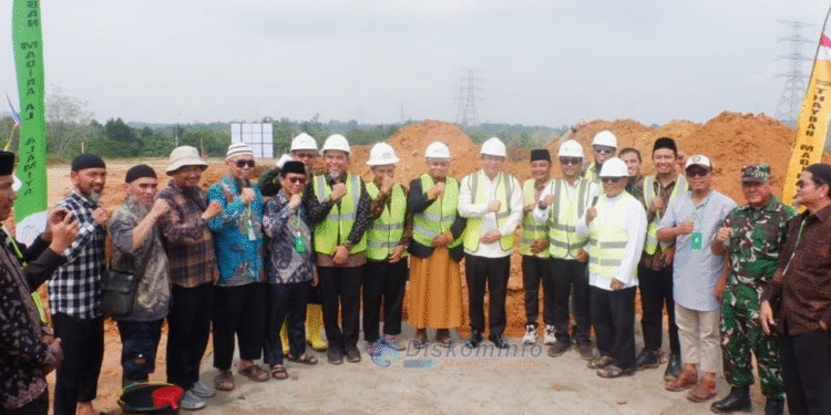 Bupati Muara Jambi BBS Lakukan Peletakan Batu Pertama Pembangunan Masjid Madinah Raya