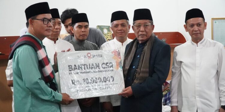 Safari Ramadhan di Tanjab Timur, Wagub Sani Serahkan Bantuan Stunting, CSR Hingga BAZNAS