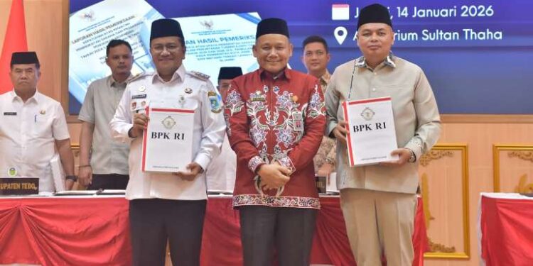 Ketua DPRD Kota Jambi Kemas Faried Alfarelly Terima LHP Kinerja dari BPK Perwakilan Jambi