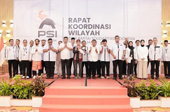 Lantik Pengurus DPW Jambi Raja Juli Antoni: PSI Bakal Jadi Perahu Tokoh Muda Potensial