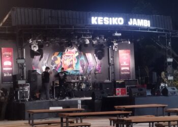Persiapan Rock Rice Vol. 6 Matang, Panggung Siap dan Cek Sound Berlangsung di KESIKO Sosial Space